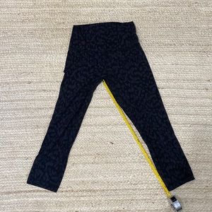 LuLu (dark) leopard Align 21" pant